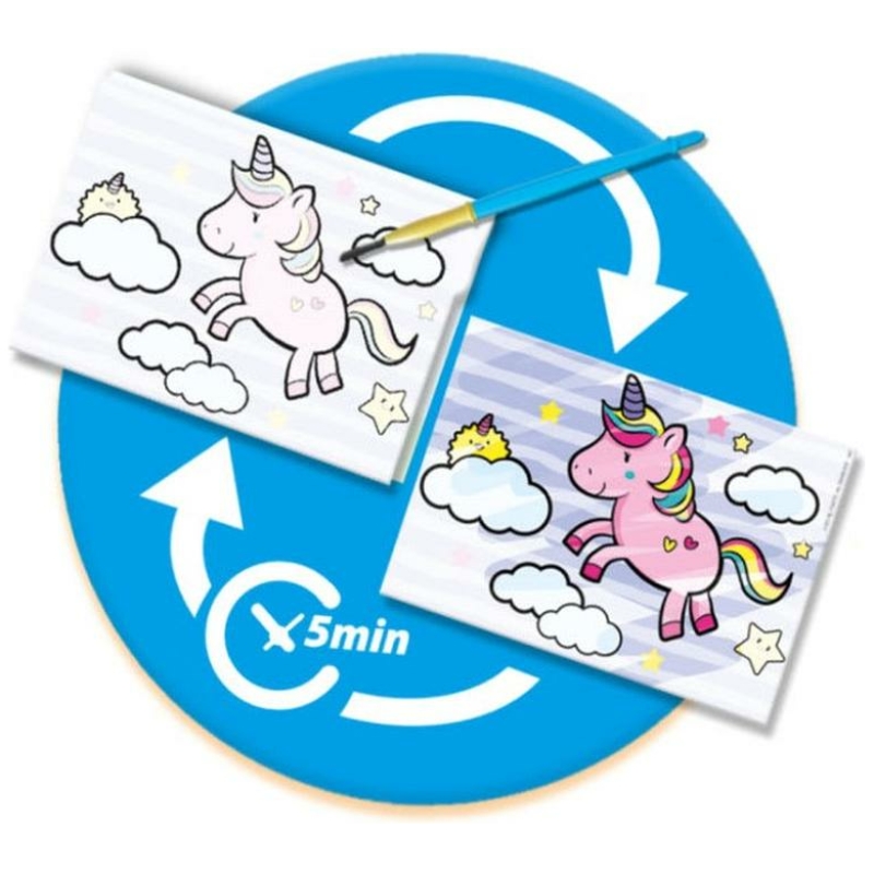 Coloreando tarjetas de fantasía con agua